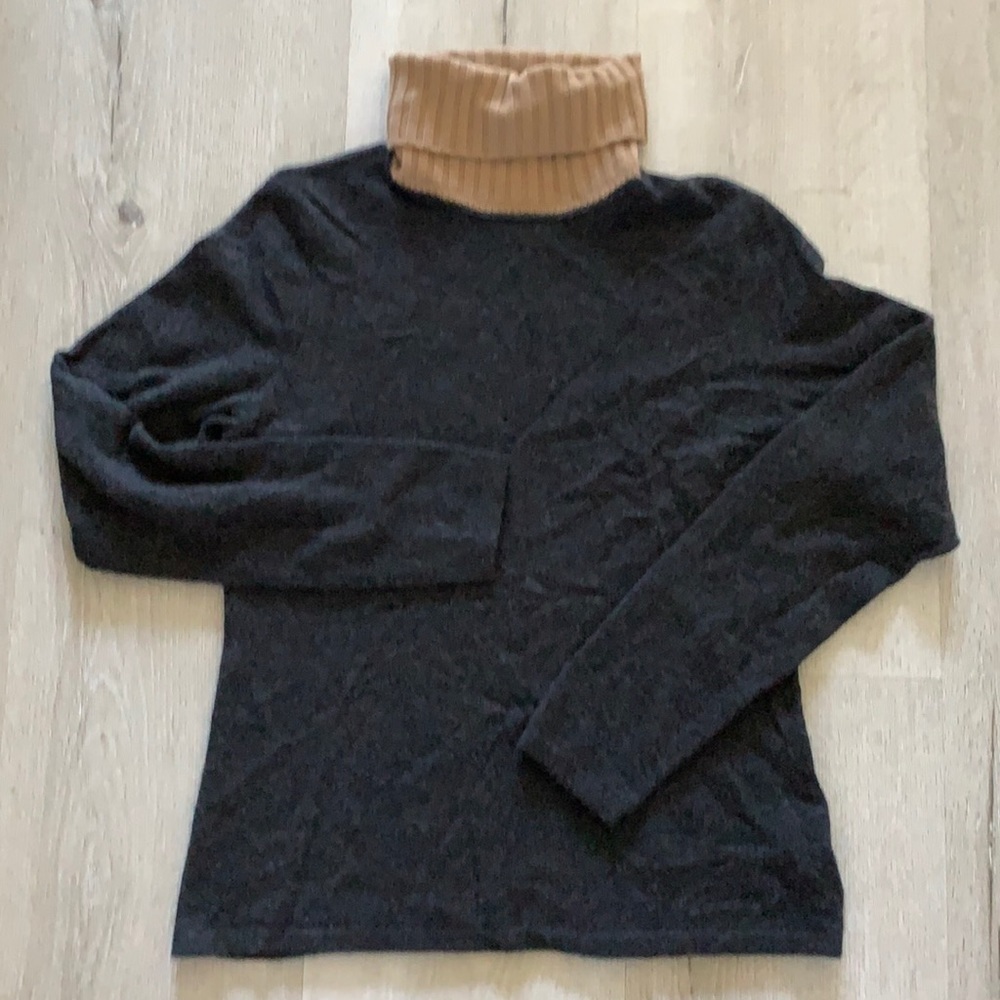 Magaschoni cashmere turtle neck long sweater color block two tones gray tan L‎